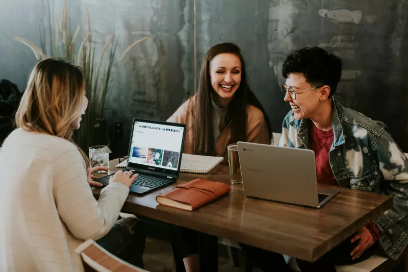 The degree of cultural adaptation deeply affects our life satisfaction and even physical and mental health.