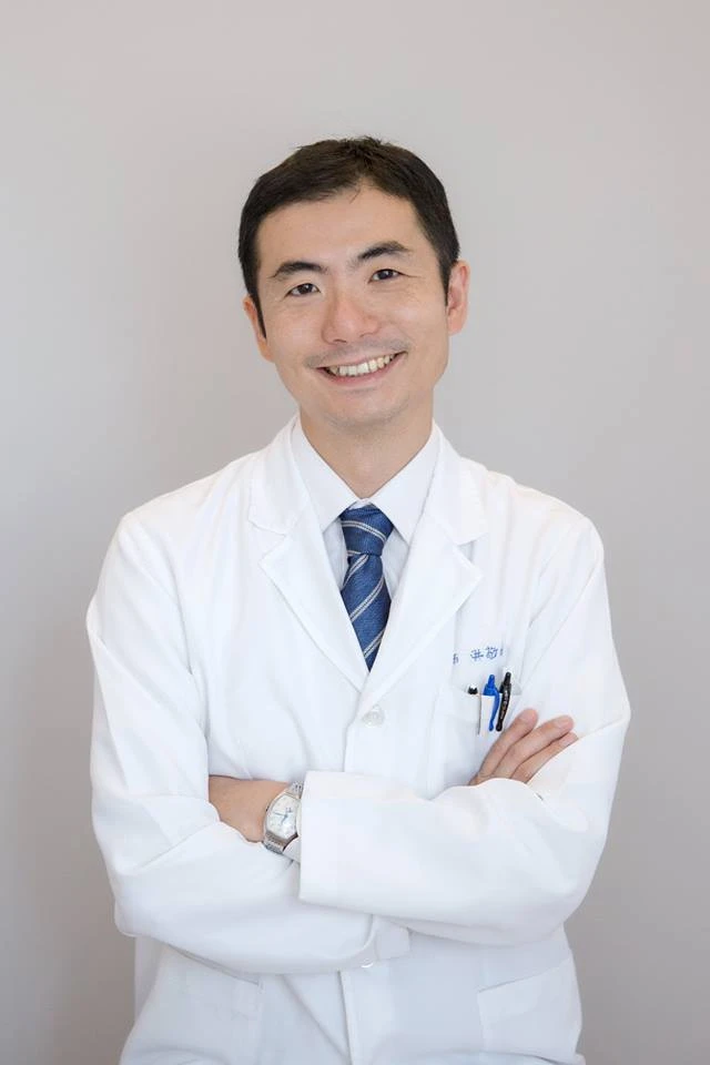 Dr. Ching-Lun Hung is the founder of Blossom Medical and currently Director of Blossom Clinic of Psychosomatic Medicine and Chairman of Taiwan Clinical TMS Society. Specializing in repetitive transcranial magnetic stimulation (rTMS) treatment, Dr. Hung can provide preliminary assessment and professional explanation for questions related to psychiatric care, psychological difficulties, or rTMS treatment appropriateness. His assessment covers various disease indications for rTMS, efficacy and possible adverse reactions, and assists in determining whether further medical treatment is needed. Dr. Hung provides professional consultation in both Chinese and English and has extensive international clinical experience, assisting patients from overseas in obtaining appropriate medical support.