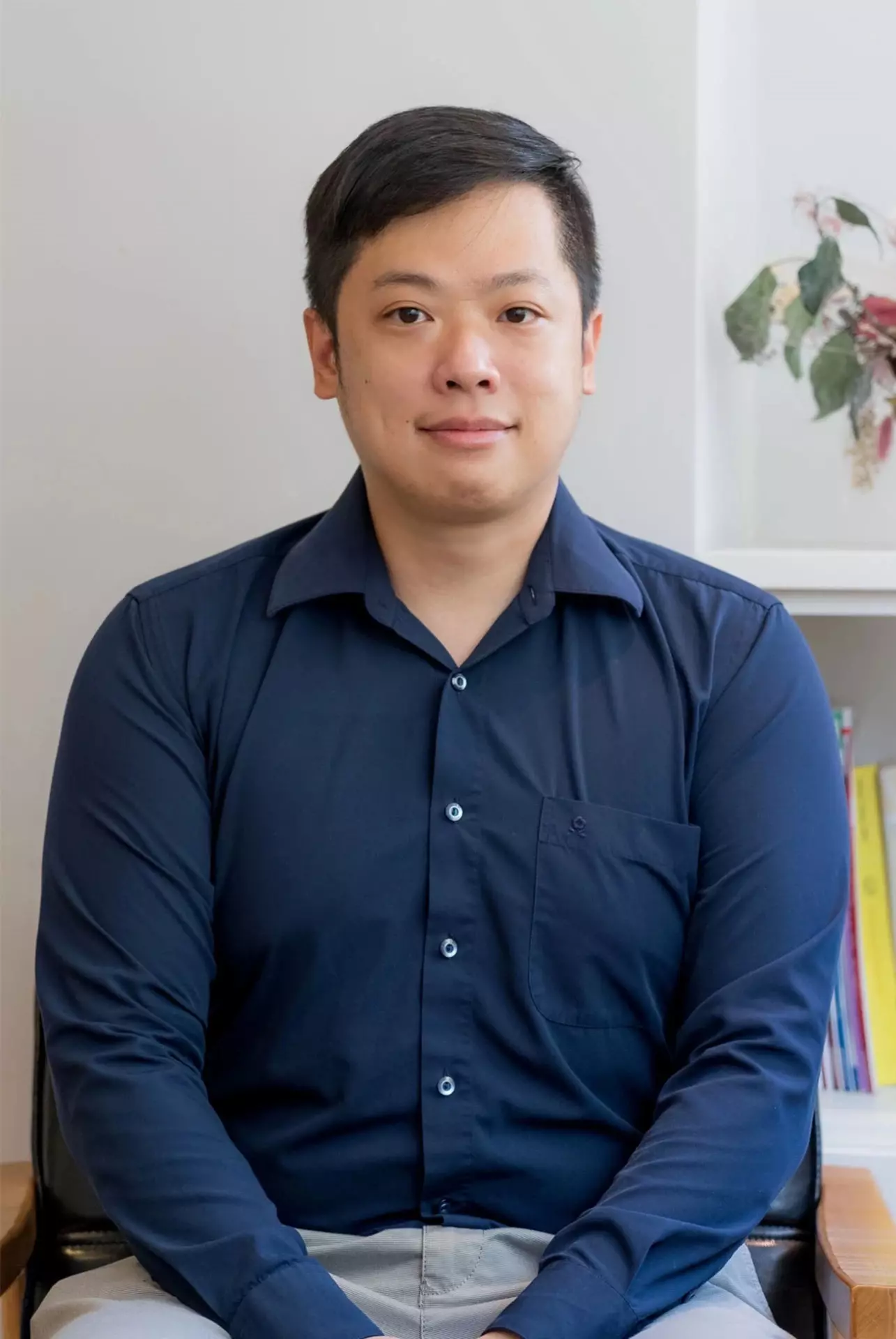 Dr. Cheng-Ruey Jou is the Director of BASIC Clinic for Brain Health, with many years of clinical experience specializing in repetitive transcranial magnetic stimulation (rTMS) assessment and treatment. Currently Secretary-General of Taiwan Clinical TMS Society, he regularly serves as instructor in TMS teaching activities. With extensive TMS treatment experience, he is familiar with related indications and treatment processes and holds multiple TMS certifications.